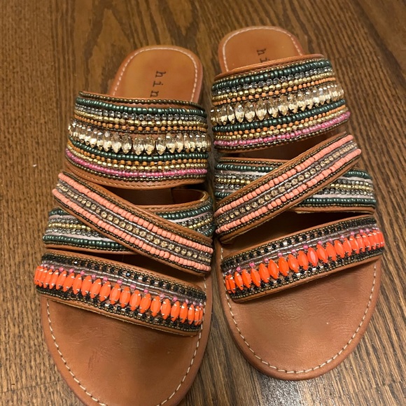 Hinge beaded sandals - Picture 2 of 3